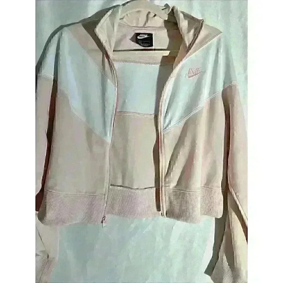 Nike Women’s pink and White cropped Chevron Track Jacket Size Large - Picture 7 of 7